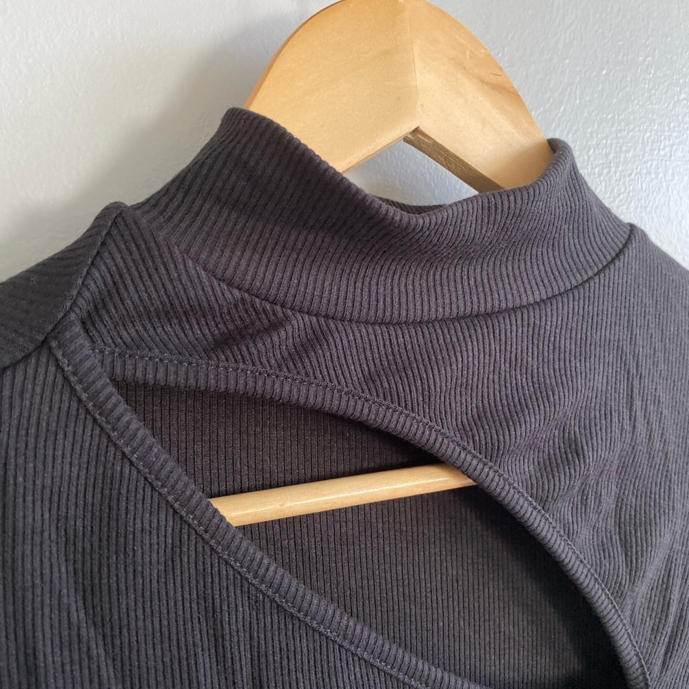 Split Front Top - Picture 6 of 9